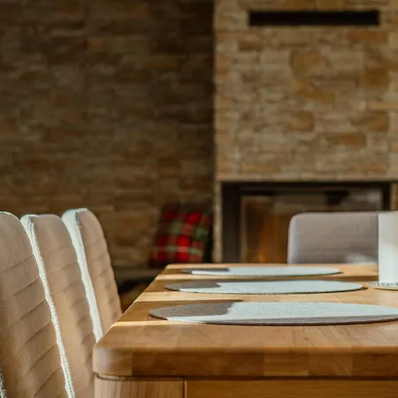 アパート Na Fialce アルブレフティツェ・フ・イゼルスキーフ・ホラーフ