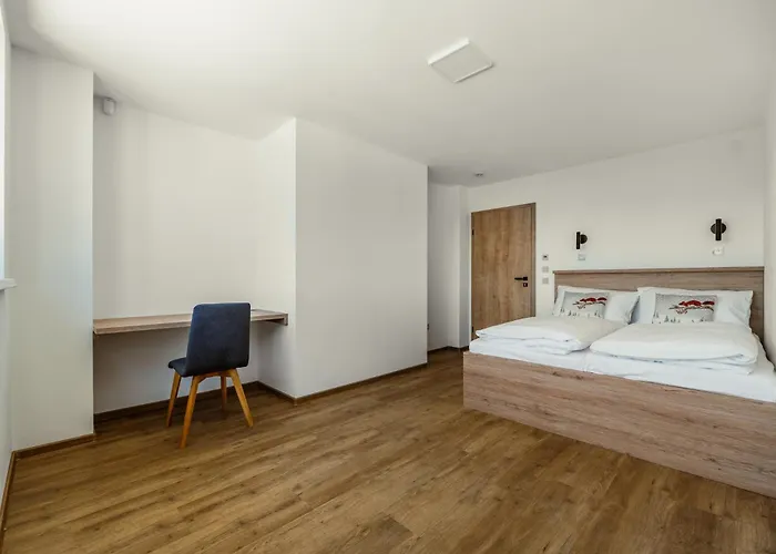 Na Fialce Apartment